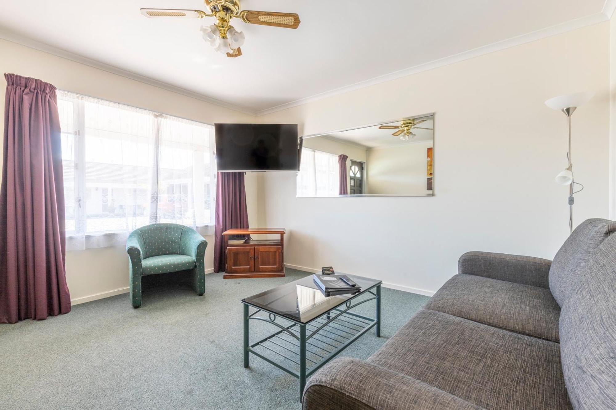 Asure Prince Motor Lodge Таупо Экстерьер фото